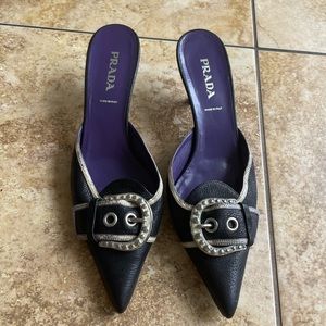 Authentic vintage leather Prada silver tone buckle kitten heel shoes